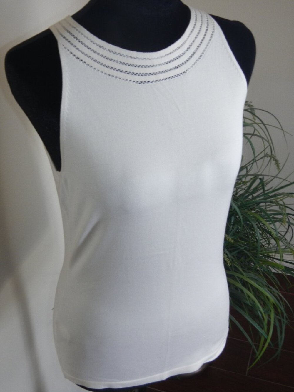 Ann Taylor Ivory Sleeveless Shell Top | Minimal Chic Knit Tank